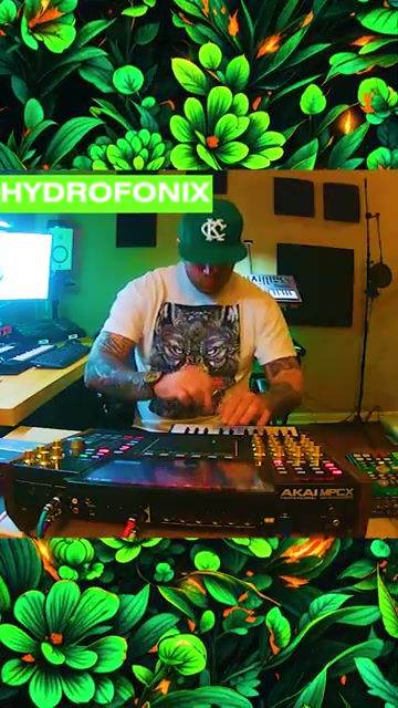 Brandon KC hat, AKAI MPC X close